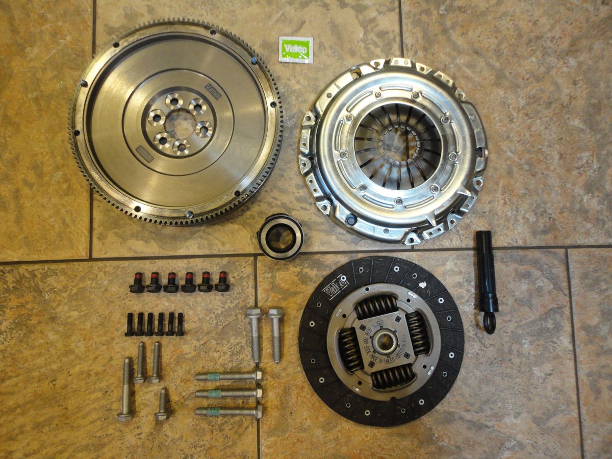 A4 G60/VR6 CLUTCH UPGRADE KIT WITH BOLT KIT VALEO 52255602